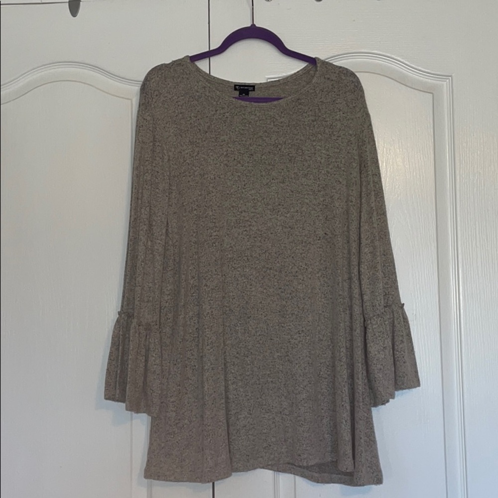 Soft belle sleeve blouse